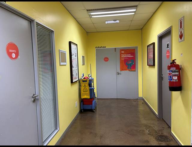 2,000M² OFFICE TO LET IN LA LUCIA